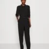 Gestuz Joelle- Tuta Jumpsuit - Black -DeFacto Negozio 167f7be1ea7346259c12f7c3d125fd5c