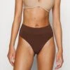 Invisible Thong Seamless BarePerizomaWalnut Donna Intimo O0681R00C-O11