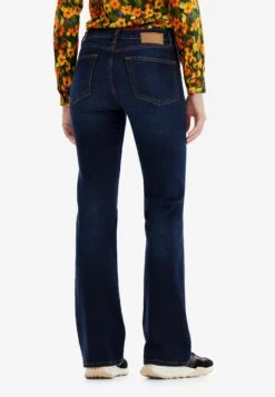 Desigual Jeans BootcutDark Blue Donna Jeans DE121N07N-K11 -DeFacto Negozio 175e21b5b756470dbc87256e81af541e