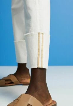 ESPRIT Mit Hohem Bund Und BeinumschlagJeans A SigarettaOff White Donna Jeans ES121N10I-A11 -DeFacto Negozio 1bb76798e15546058408be4df3e031bc