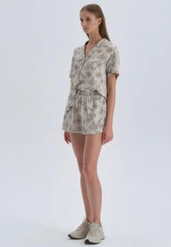 ShortsBeige Donna Shorts D6D21S009-B11 -DeFacto Negozio 1eeefba8d54249038493b1cb66d5a012