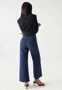 True CroppedJeans A ZampaBlue Donna Jeans SZ021N0VG-K11 -DeFacto Negozio 1f5f386013bb4711a93e870d138b669b