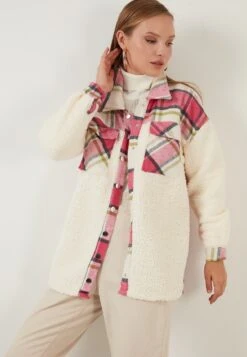 LELA Cappotto Corto - Fuchsia -DeFacto Negozio 205ce2c7d54c4a23a466045014bdeaca