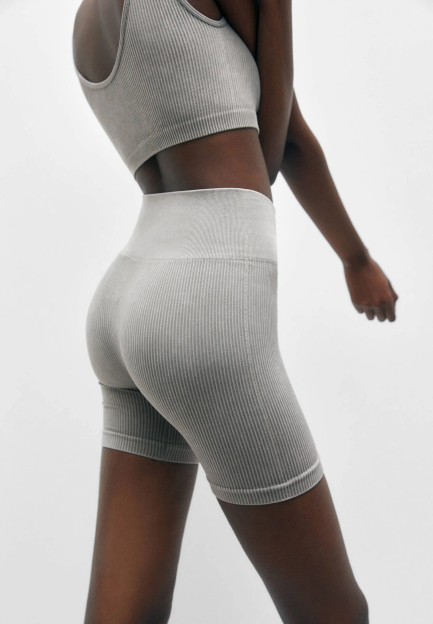 PULL & BEAR Comfort Cycling - Shorts - Light Grey 6 PULL & BEAR Comfort Cycling - Shorts - Light Grey - immagine 4