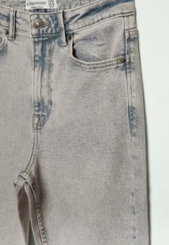 Stradivarius Slim-FitJeans Slim FitBlue Denim Donna Jeans STH21N0F8-K12 -DeFacto Negozio 29c1312e5fad44c1bdded34f5ce12c78