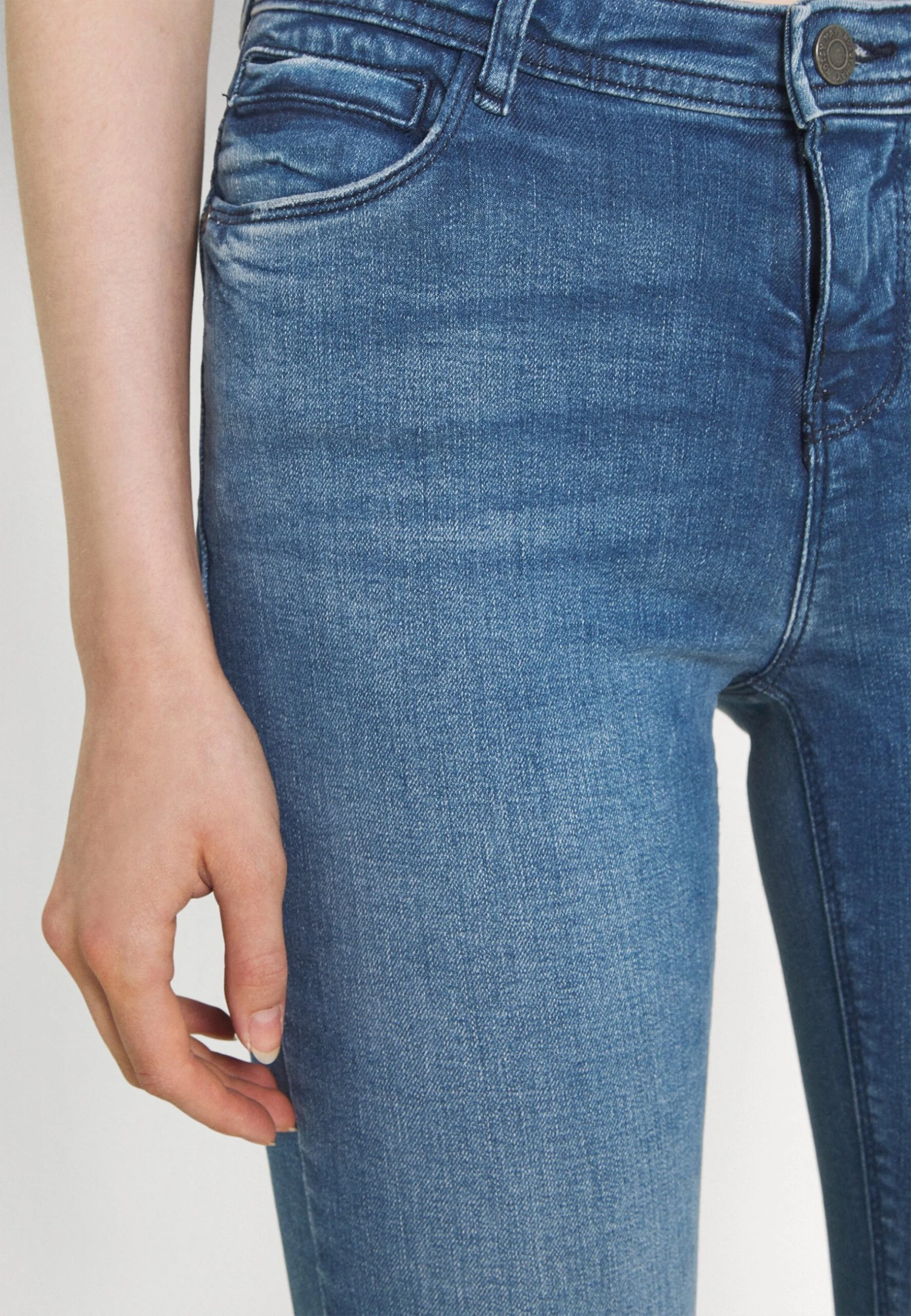 Noisy May NmkimmyJeans Skinny FitLight Blue Denim Donna Jeans NM321N0LL-K11 9 Noisy May NmkimmyJeans Skinny FitLight Blue Denim Donna Jeans NM321N0LL-K11 - immagine 7