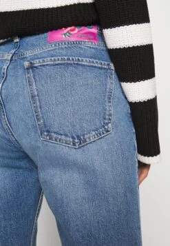 Replay Maijke StraightJeans A SigarettaMedium Blue Donna Jeans RE321N0I2-K11 -DeFacto Negozio 3101a09da3594e9caa83d094de8b0cdf