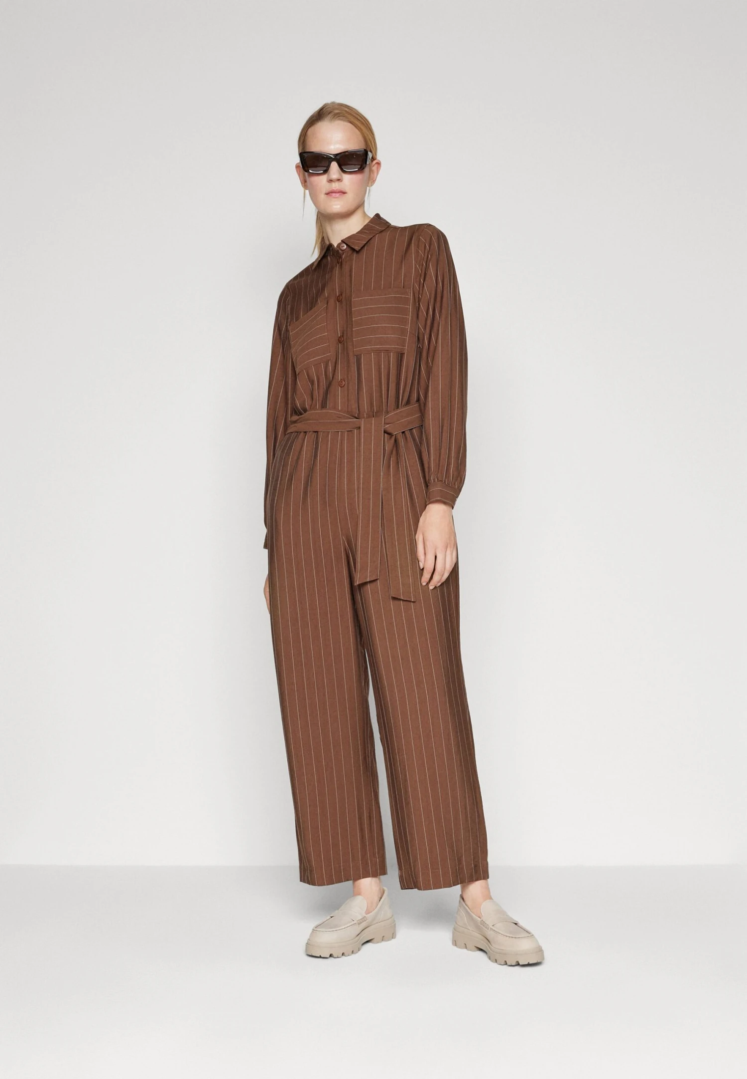 MOSS COPENHAGEN Haura JoanitaTuta JumpsuitCocoa/Egret Donna Tute Jumpsuit M0Y21T00T-O11 4 MOSS COPENHAGEN Haura JoanitaTuta JumpsuitCocoa/Egret Donna Tute Jumpsuit M0Y21T00T-O11 - immagine 2