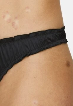 Cheeky Lover PerizomaBlack Donna Intimo CCW81R005-Q11 -DeFacto Negozio 4148a17ae08e49c69c7f6e22b9ec8d92