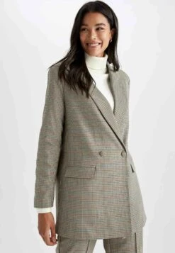 DeFacto Regular Fit - Cappotto Corto - Beige -DeFacto Negozio 4618719e0953458f89ee8f2073c86a03