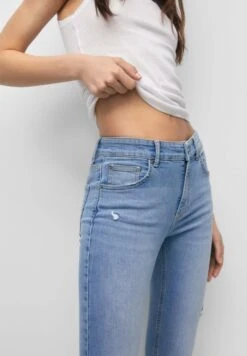 PULL & BEAR Mid Waist RippedJeans Skinny FitStone Blue Denim Donna Jeans PUC21N0KV-K11 -DeFacto Negozio 48a444c38f6d490693877875a766ff23