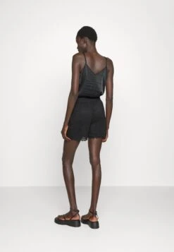 Vero Moda Tall Vmhoney LaceShortsBlack Donna Shorts VEB21S028-Q11 -DeFacto Negozio 572969e127ef4102b1fd6c9a836e902a