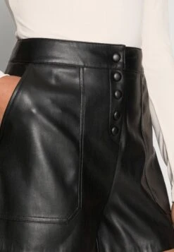 ONLY Onlsandy - Shorts - Black 11 ONLY Onlsandy - Shorts - Black -DeFacto Negozio 5bcacacc64cd479799a3b6175de3b2ba