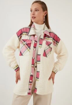 LELA Cappotto Corto - Fuchsia -DeFacto Negozio 5dccebb0cc9a49d9945cbc8d54b91a0f