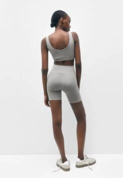 PULL & BEAR Comfort Cycling - Shorts - Light Grey 10 PULL & BEAR Comfort Cycling - Shorts - Light Grey -DeFacto Negozio 5fd828c643414f989e443d723660defb