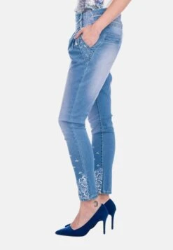 Koroshi Embroidered Semibaggy Jeans Slim FitMedium Blue Denim Donna Jeans KOL21N04X-K11 -DeFacto Negozio 69b59aafdff043a9b3fd7604d3981ad4