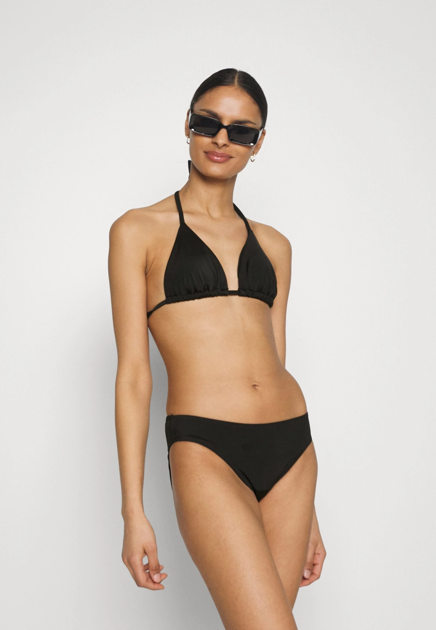 Magic Bodyfashion Bikini Pezzo SopraBlack Donna Moda Mare MQ581E004-Q11 4 Magic Bodyfashion Bikini Pezzo SopraBlack Donna Moda Mare MQ581E004-Q11 - immagine 2