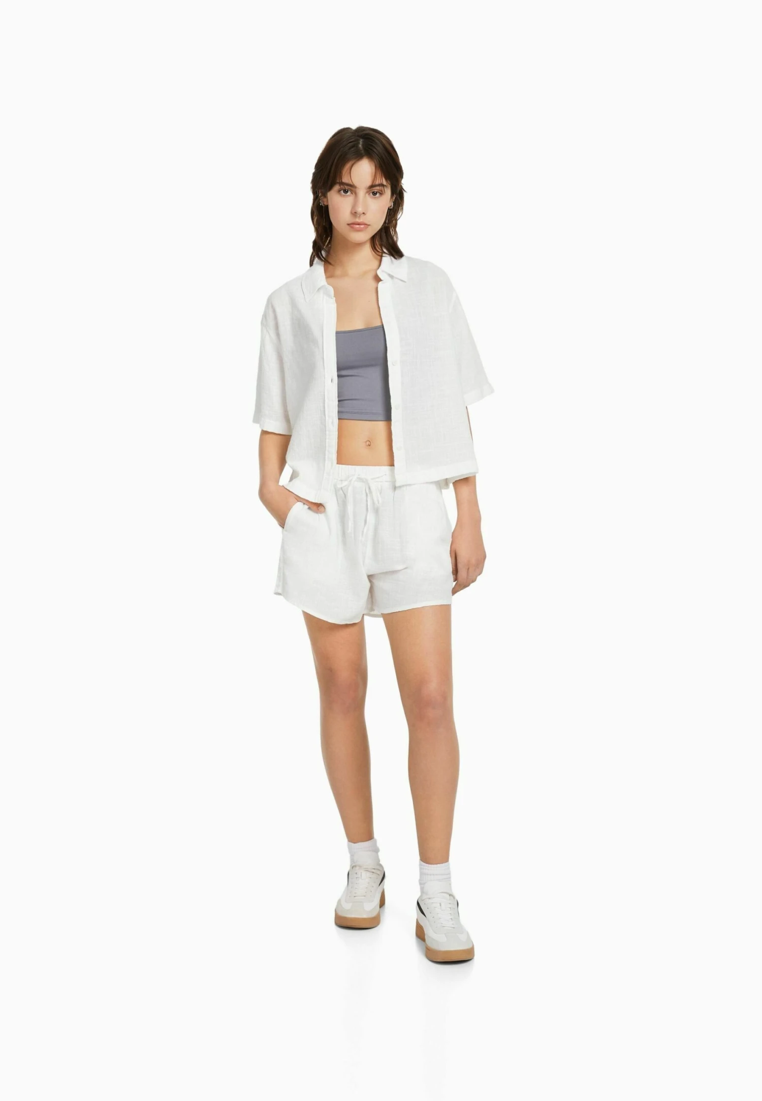 BERSHKA Rustic With ShirringShortsWhite Donna Shorts BEJ21S09P-A11 4 BERSHKA Rustic With ShirringShortsWhite Donna Shorts BEJ21S09P-A11 - immagine 2