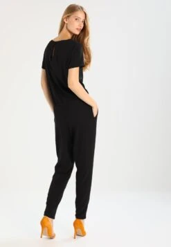 Modström CampellTuta JumpsuitBlack Donna Tute Jumpsuit MO421A02C-Q11 -DeFacto Negozio 82cc6bac614147b0a6b9b597d6b18b54