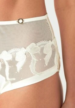 SlipIvory White Donna Intimo BCP81R005-B11 -DeFacto Negozio 873e64fab268452cad661f8f84511e46