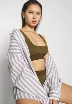 Sloggi Ever InfusedBustinoMartini Olive Donna Intimo SL281A06N-M11 13 Sloggi Ever InfusedBustinoMartini Olive Donna Intimo SL281A06N-M11 -DeFacto Negozio 8dfb842c353545a78f8effd9f0c4ec8a