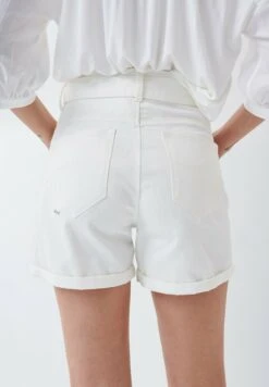 Faith Push In - Shorts Di Jeans - Pearl -DeFacto Negozio 929373c6644b451485016e2bc78c98e3