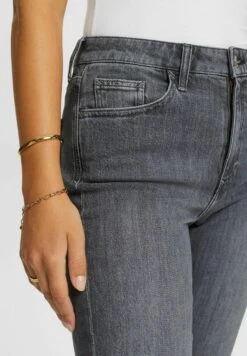 ESPRIT Jeans Slim FitGrey Medium Wash Donna Jeans ES121N125-C11 -DeFacto Negozio 9783c715909a45cd9b192b4f372da420