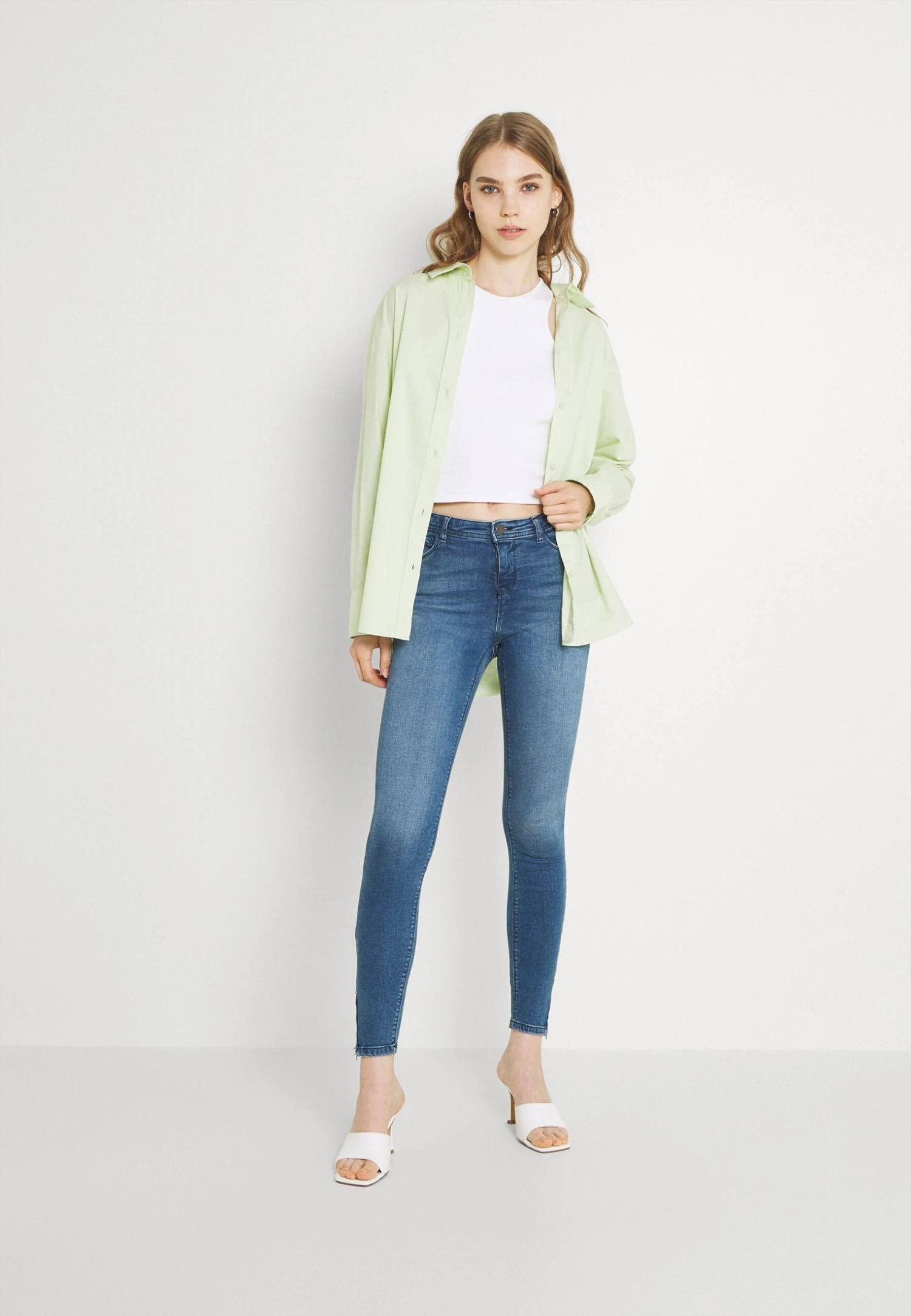 Noisy May NmkimmyJeans Skinny FitLight Blue Denim Donna Jeans NM321N0LL-K11 4 Noisy May NmkimmyJeans Skinny FitLight Blue Denim Donna Jeans NM321N0LL-K11 - immagine 2