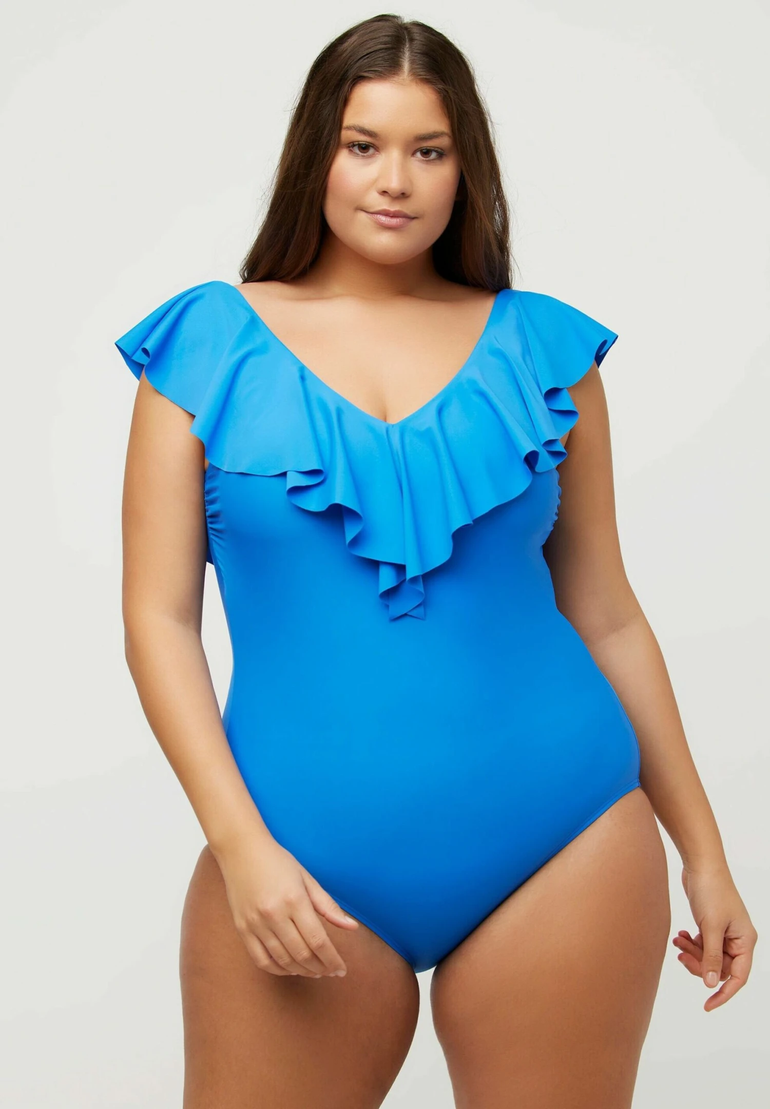 Ulla Popken Badeanzug, Volant, V-Ausschnitt, SoftcupsCostume Da BagnoPfauenblau Donna Moda Mare UP181G0G5-K11 3 Ulla Popken Badeanzug, Volant, V-Ausschnitt, SoftcupsCostume Da BagnoPfauenblau Donna Moda Mare UP181G0G5-K11