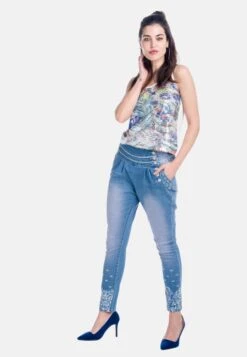 Koroshi Embroidered Semibaggy Jeans Slim FitMedium Blue Denim Donna Jeans KOL21N04X-K11 -DeFacto Negozio a4d3f3106f5f4b1cac82cfc9b8ad7464