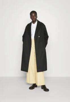 Hugo MabellinaCappotto ClassicoBlack Donna Cappotti HU721U079-Q11 -DeFacto Negozio aa6a7db7111e4500819a590cb402b286