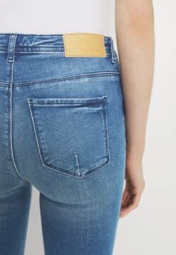 Noisy May NmkimmyJeans Skinny FitLight Blue Denim Donna Jeans NM321N0LL-K11 13 Noisy May NmkimmyJeans Skinny FitLight Blue Denim Donna Jeans NM321N0LL-K11 -DeFacto Negozio aeedcd942bb143d683201eca3a46e5ec