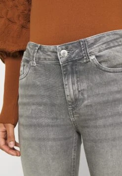 Vero Moda VmpeachJeans Skinny FitMedium Grey Denim Donna Jeans VE121N0RU-C11 13 Vero Moda VmpeachJeans Skinny FitMedium Grey Denim Donna Jeans VE121N0RU-C11 -DeFacto Negozio b5f173db4f1049ec909a50b82d112615