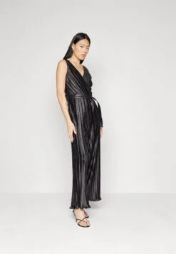 DKNY Double V Neck PleatedTuta JumpsuitBlack Donna Tute Jumpsuit DK121C0VL-Q11 -DeFacto Negozio c1b704eca4724ec198152f5836c075b8