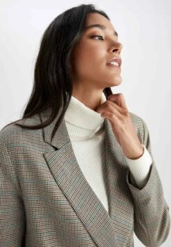 DeFacto Regular Fit - Cappotto Corto - Beige -DeFacto Negozio c92f51f8d3764ae8a2144c71c259b01e