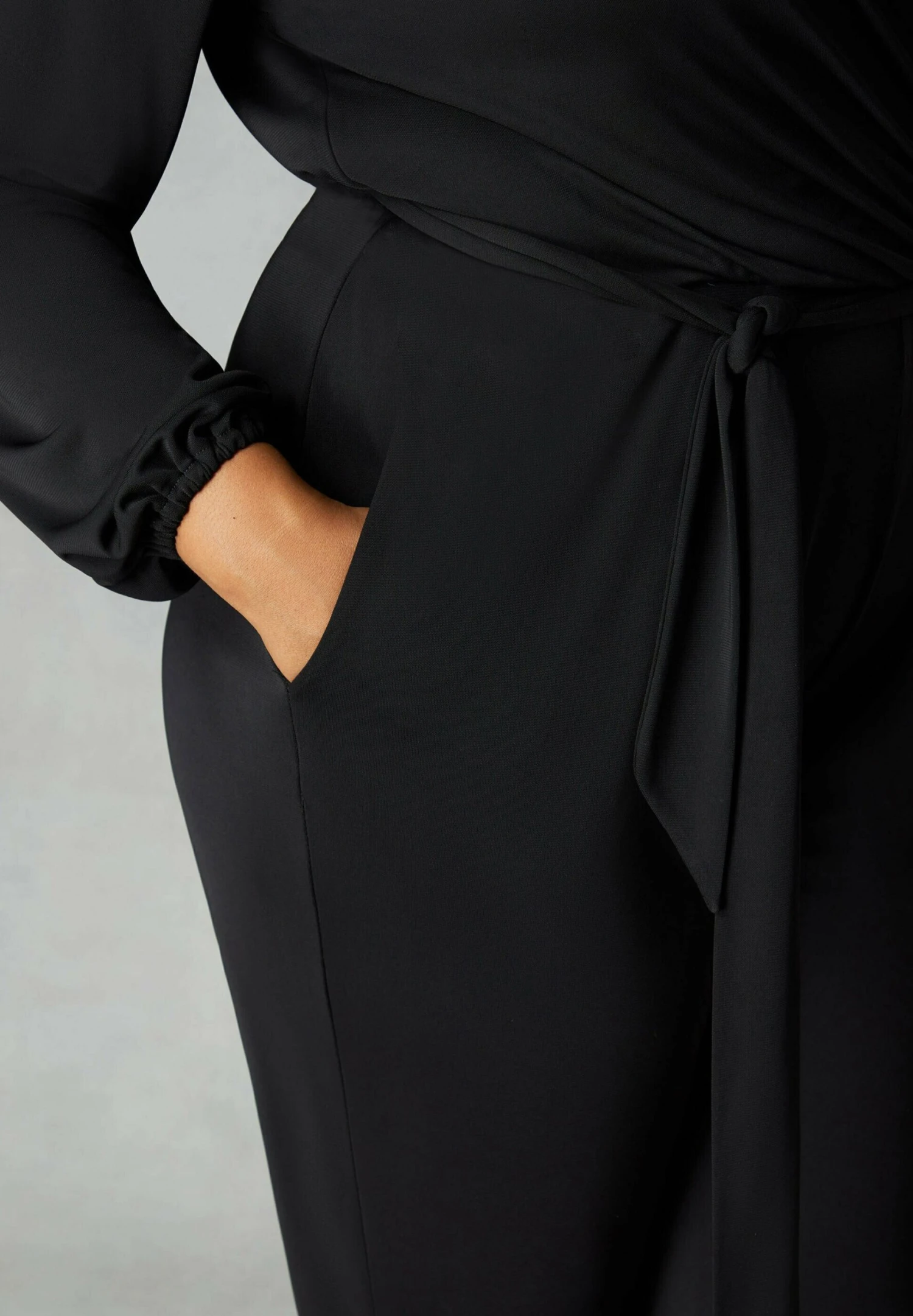 BeltedTuta JumpsuitBlack Donna Tute Jumpsuit L0J21T008-Q11 4 BeltedTuta JumpsuitBlack Donna Tute Jumpsuit L0J21T008-Q11 - immagine 2