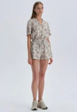 ShortsBeige Donna Shorts D6D21S009-B11 -DeFacto Negozio ce95224f0f924b9bab2e20e324e28d5a