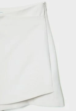 Stradivarius Gonna A PortafoglioBeige Donna Shorts STH21S07G-B11 -DeFacto Negozio dd7e3e5b95094d93afad064d0c948983