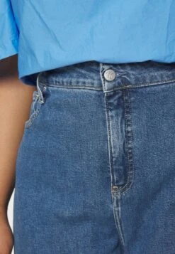 MomJeans BaggyBlue Donna Jeans C2Q21N00R-K11 -DeFacto Negozio e10fb94b29b9483d90f42a8d7cda8389