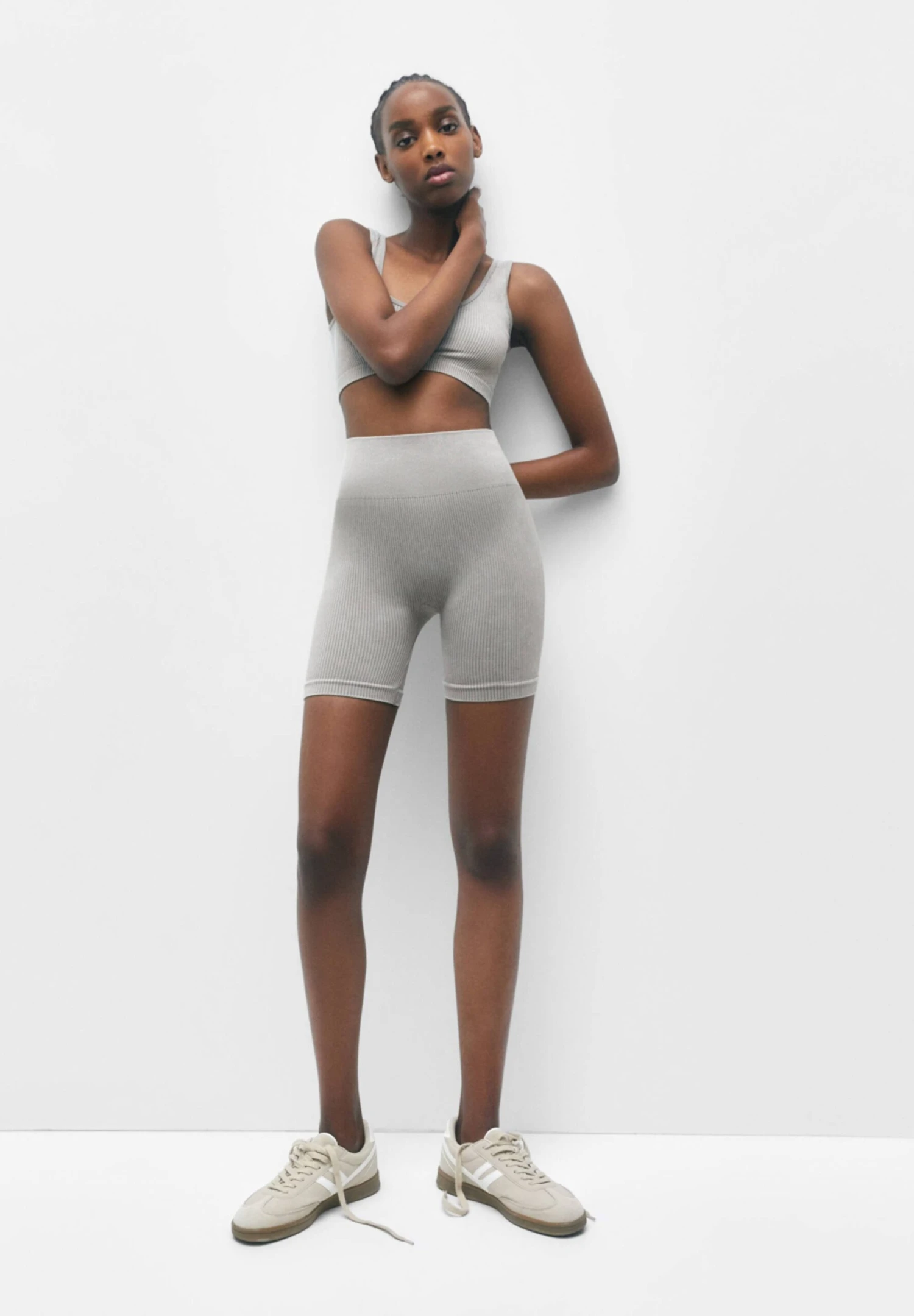 PULL & BEAR Comfort Cycling - Shorts - Light Grey 4 PULL & BEAR Comfort Cycling - Shorts - Light Grey - immagine 2