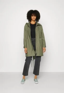 Lee ParkaOlive Grove Donna Cappotti LE421U00Z-N11 14 Lee ParkaOlive Grove Donna Cappotti LE421U00Z-N11 -DeFacto Negozio eb6773ceb3b24005a1259b52fdd9916b