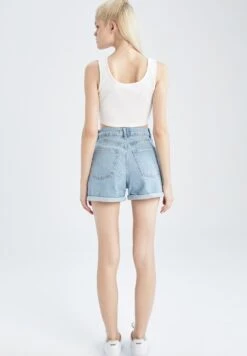 DeFacto Mom Fit Shorts Di JeansBlue Donna Shorts DEZ21S0BD-K11 -DeFacto Negozio eec1f9d9006c4f34a7172eabc553904b