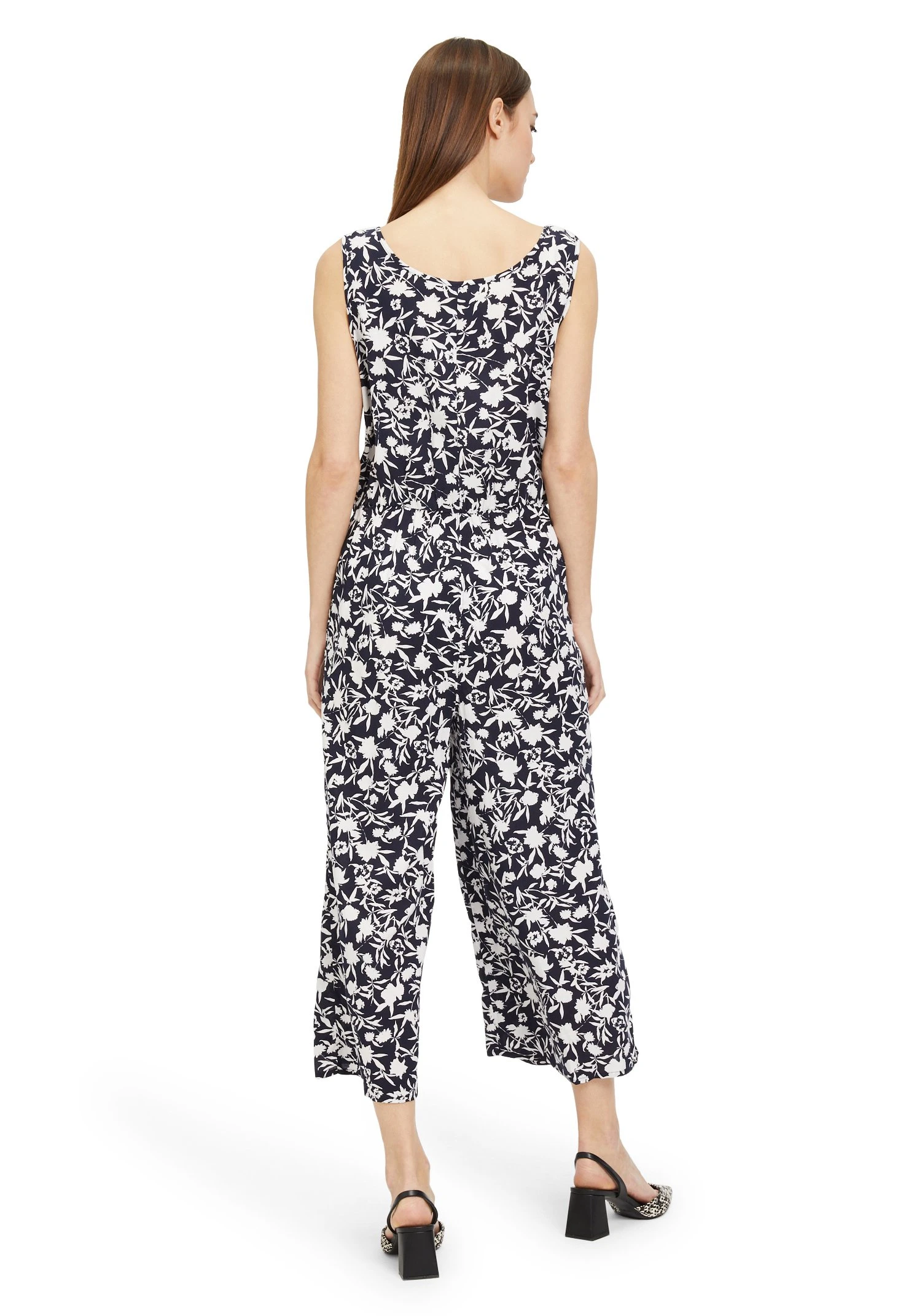 Betty Barclay Mit EingrifftaschenTuta JumpsuitDunkelblau/Weiß Donna Tute Jumpsuit 2BE21T00P-K11 4 Betty Barclay Mit EingrifftaschenTuta JumpsuitDunkelblau/Weiß Donna Tute Jumpsuit 2BE21T00P-K11 - immagine 2