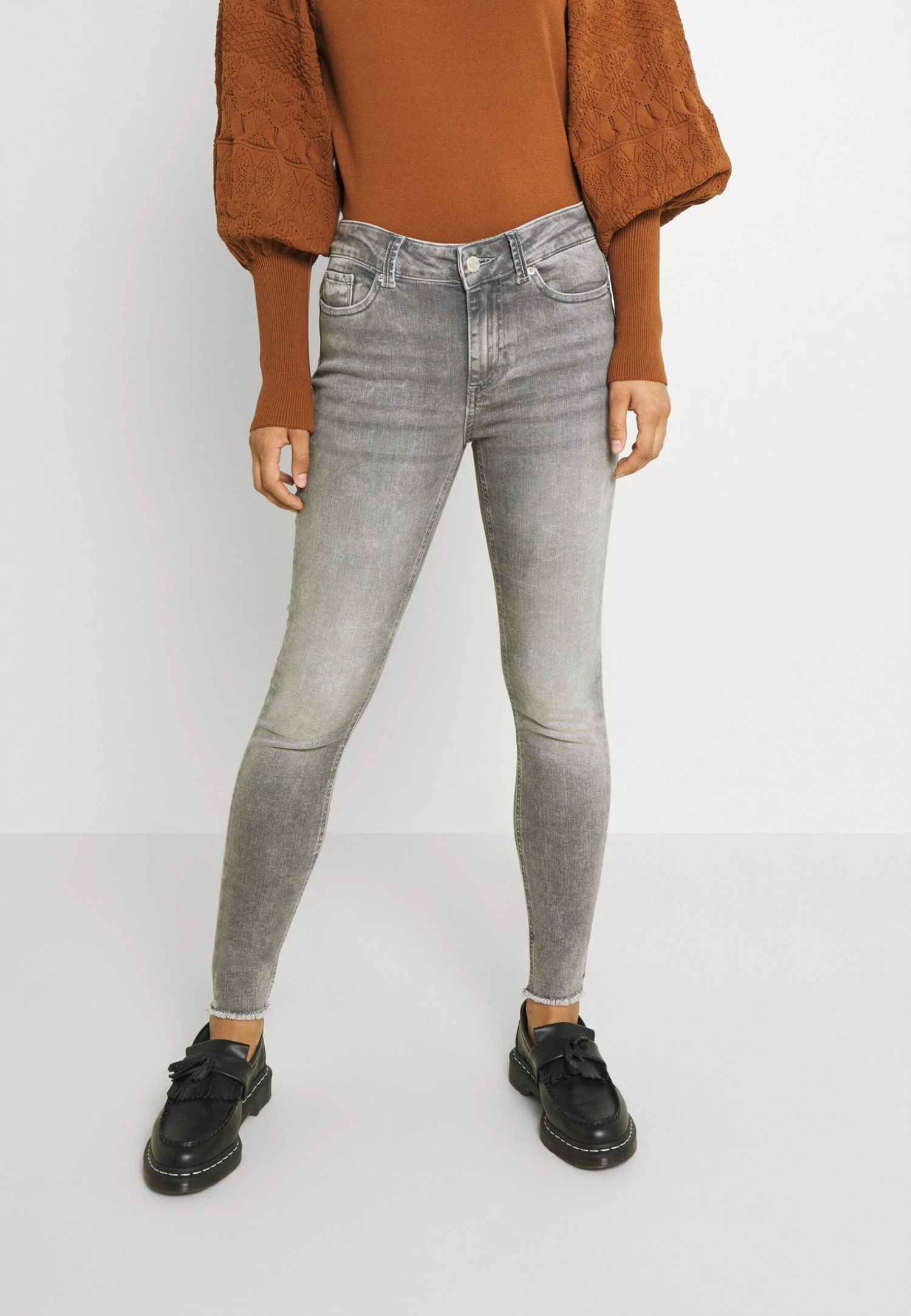 Vero Moda VmpeachJeans Skinny FitMedium Grey Denim Donna Jeans VE121N0RU-C11 3 Vero Moda VmpeachJeans Skinny FitMedium Grey Denim Donna Jeans VE121N0RU-C11