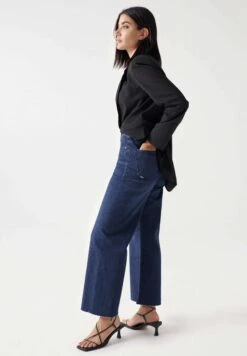 True CroppedJeans A ZampaBlue Donna Jeans SZ021N0VG-K11 -DeFacto Negozio f77c2d54cc1f494f8a9ee85016df97b8