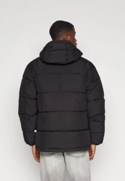 Eco Future Hooded Jacket UnisexCappotto InvernaleBlack Donna Cappotti C4A21001H-Q11 -DeFacto Negozio fe3b287e7a81484f925472210e83a21d